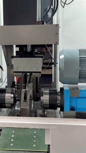 Automatic chamfering machine for pipe external milling and internal chamfering