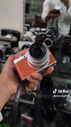 Panasonic Lumix GF9 Review and Features