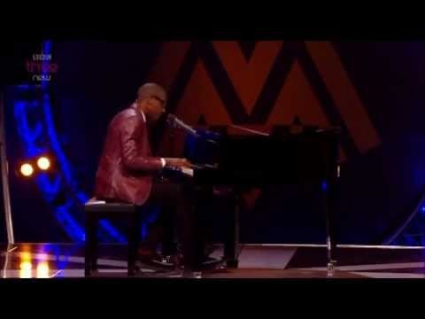 Labrinth - Beneath Your Beautiful/Earthquake (Live MOBO Awards 2012)