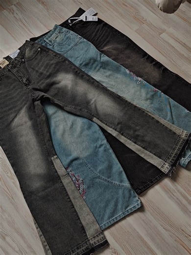 Stylish Jeans and Versace Belt Outfit Ideas