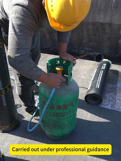Hot-melt membrane waterproofing construction must be carried out under professional guidance #roof