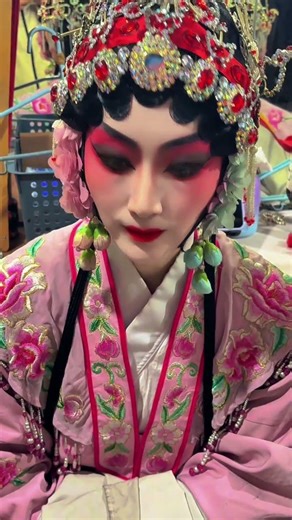 The Enchanting World of Sichuan Opera Makeup: A Cultural Treasure Unveiled