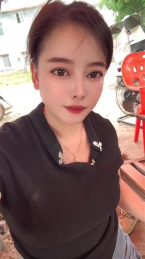 那么热的天啊我的仔还要抱着个 布娃娃睡觉