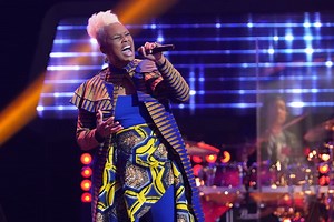 The Voice Blind Audition: Pia Renee, Former Idol Singer Brings Island Vibes (Video)