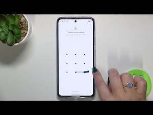 How to activate Auto System Updates on MOTOROLA Edge 30 - Turn...