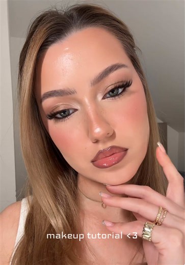Glamorous Makeup Tutorial for a Flawless Look