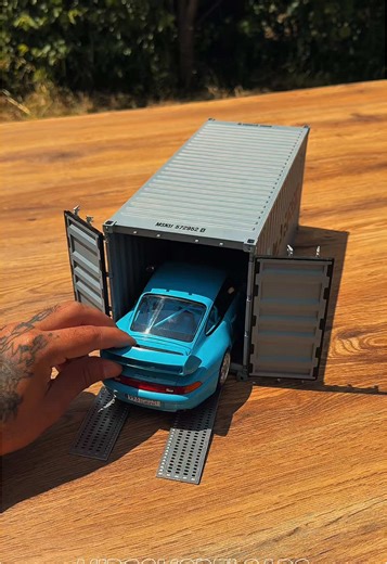 Descubre modelos de autos con Solido y Miros