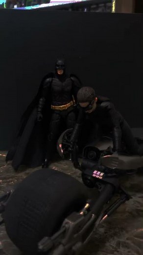Dark Knight Batman Batcave Batpod Bat Tumbler Catwoman Mafex Soap Studio Boring Toys Batarmory 1/12