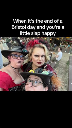 Just another end of the day at Bristol when you’ve lost a tad too much of your brain. #bristolrenaissancefaire #wisconsin #bestfriends #sharingabraincell