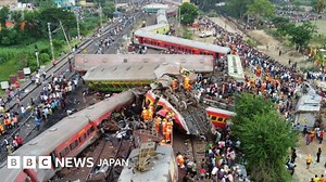 運行システムか信号に問題か　インド列車事故、死者は275人 - BBCニュース
