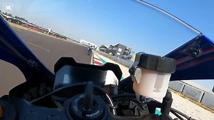 "In quanto giri a Cremona?". Gli appassionati di moto del nord Italia e non solo lo sanno bene: il miglior personale a San Martino del Lago è stato ed è tuttora un tormentone tra quanti amano mettere le ruote tra i cordoli. Ma quali sono i segreti del tracciato situato a est della città lombarda? Per scoprirlo abbiamo trascorso un'intera giornata in compagnia di Alessandro Canevarolo, Amministratore Unico della società che gestisce l'impianto e direttore del circuito, in occasione di una giornat
