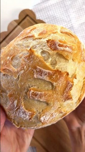 Dutch Oven Bread That Looks Bakery-Perfect #breadrecipe #homemade