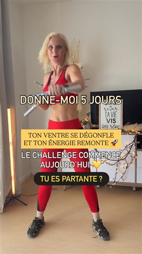 Coach Maman BADASS 💪🏻& Ventre plat🔥 on Instagram: "Pas besoin d’être motivée 👀 Pas besoin d’être parfaite 🤗 Pendant 5 jours, tu te laisses guider. 20 minutes par jour, pas plus ! Chaque jour, un cours différent, avec un objectif précis : 🔥 Strong → perdre du poids et muscler tout le corps 🔄 Circuit minceur → brûler des calories et raffermir avec des exercices ciblés 🔥 Abdos intenses → gainer et dégonfler le ventre 💃 Zumba → perdre du poids en bougeant avec plaisir 🥊 Cardio box → raffer