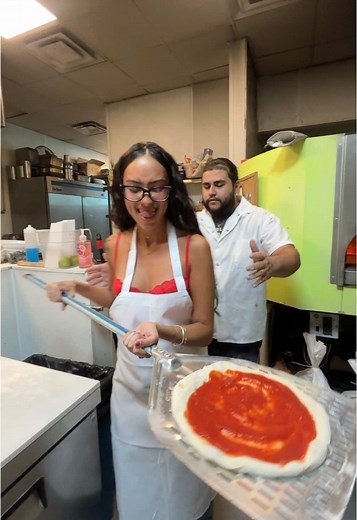 make a pizza with me!!! such a cool experience I can now say I know how to make pizza from scratch #cooking