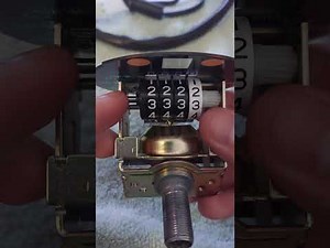 Motorcycle odometer opened up + how i fixed my trip meter not reseting.