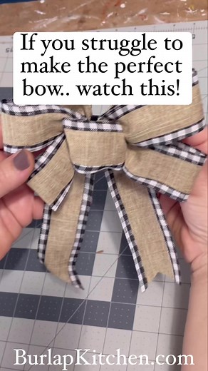 761K views · 5.8K reactions | If you are like me and struggle to make the perfect bow .. watch this! My mom showed me this method of bow making and it is so simple! #bowmaking #bows #christmastreedecor #howtomakeabow #bestdiycraft #diycrafts | Burlap Kitchen | Facebook