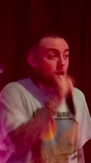 High-energy performance! This artist's songs about self-care and struggles are captivating. #LiveMusic #SelfCare #PersonalGrowth #ArtistOnTikTok