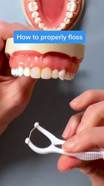Master the C-Shaped Flossing Technique with These Dental Tips