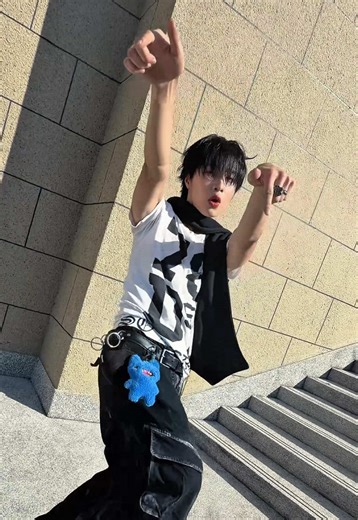 So Blue w/ #JUNGT — 💙 #BUS_SoBlue_CHALLENGE BUS - So Blue OFFICIAL MUSIC VIDEO OUT NOW! 🔗: https://youtu.be/KLuCFhq3vNM MUSIC ON ALL STREAMING 🔗: https://becauseofyouishine.lnk.to/SoBlue #BUS_SoBlue #BUSbecauseofyouishine