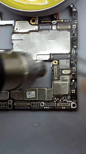 52K views · 422 reactions | Huawei mate40 Pro with intermittent display issue,bond pad repair | Ycs Yang | Facebook