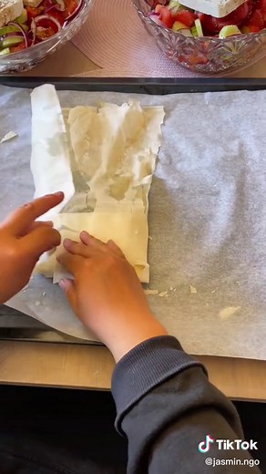 Rapea uunifetajuusto hunajalla - Herkullinen kreikkalainen resepti