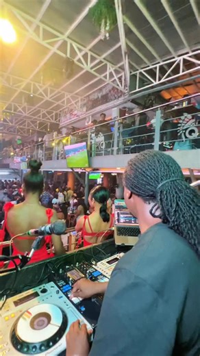 Happening Now: Non-Stop Finesse! | Quiver lounge and Grill Kilimani