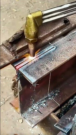Weld Metal Plates Strong Clean Using Gas Torch Welding Technique