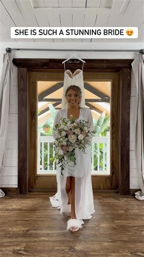 Bridal transition 😍 . . . #transition #bridetransformation #weddingphotographer #weddingday #behindthescenes #bts #reelsvideo #fbreels #weddings #neworleans #louisianawedding #btsvideo #instagramreels | Yehleen Photography, LLC