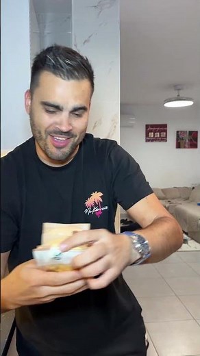 ✅Finally I can treat myself 😂😂 #humor #marianoypunto #comedy #funny #couple #laughs