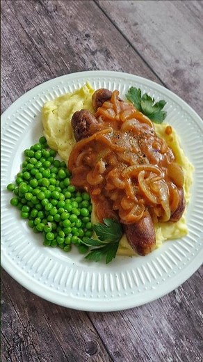 Bratwurst with onion sauce #shorts #recipe #easyrecipes #Bratwurst