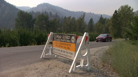 Lower Sugarloaf Fire threatens several small towns
