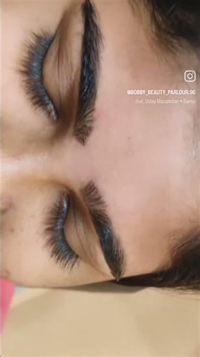 “Transform your look with perfectly shaped eyebrows 💫”