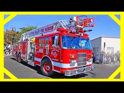 Fire Trucks at the Parade - Videos for Toddlers with Machines for Kids