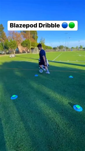 Dribbling, awareness, and passing drill with @robeertt10 using the QUICKPLAY Replay Station and @blazepod ⚽ The purchase link is: www.quickplaysport.com.au #quickplay #soccer #football #footballtraining #qualitygear #quickplaysport #quickplaysoccer #goalkeeper️ #topbin #SoccerTraining️️ | Quickplay Australia | Facebook