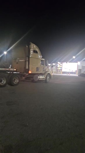 IT don't make me a rookie truck driver if I don't back in! | Trucking life with shawn