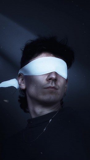 Blindfold Creative Portrait: Hypic Tutorial for Unique Photography