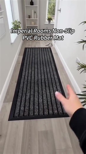 Back in stock!! But be quick as these sold out with in 2 weeks of restock!! All colours & sizes Non slip door mats & runners!! Heavy duty & hardware carpet. This one is 80cm by 300cm in the colour grey! #nonslip #mat #doormat #homedecor #dealdrops