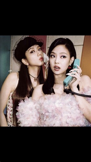 Visuals going crazy 🤭🤭🤩 #jisoo #jennie #blackpink #gif
