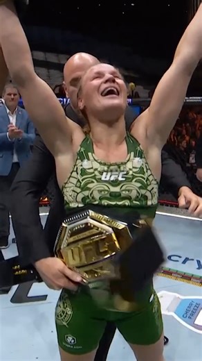 What a moment for The Bullet! At #UFCNoche Valentina Shevchenko dominated and returned to the thrown 👑 🎇 Watch all the best Octagon moments of 2024 on UFC Fight Pass | UFC