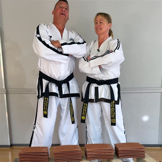 🌟 Step into the world of extraordinary feats with Guinness World Records! 🌟 Discover exclusive collectibles perfect for fans, gamers, and record-breakers alike: 📚 2026 Signed Book Bundle – Own the latest record-breaking achievements in a beautifully signed edition. A must-have for any collector! 🎮 Signed Gamer’s Edition 2026 with Extras – Level up your collection with this exclusive edition packed with bonus content for gaming enthusiasts. 🏈 Soccer Edition 2026 Signed Collector’s Edition wi