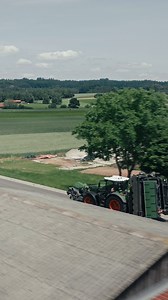 The Fendt 800 Vario can handle even the most demanding tasks with ease. The optimised frame structure ensures high stability combined with a low empty weight. This results in an exceptional payload of up to 7.6 tonnes, which allows the use of heavier implements and combinations without exceeding the permissible overall weight of 17.5 tonnes (for the 40/50 km/h version). With that, you and the Fendt 800 Vario can shoulder everything that comes your way! See for yourself why it's the best colleagu