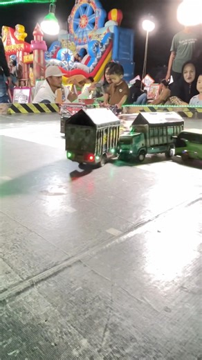 Truk oleng mainan remote #trukoleng #pasarmalam #mobilmobilan