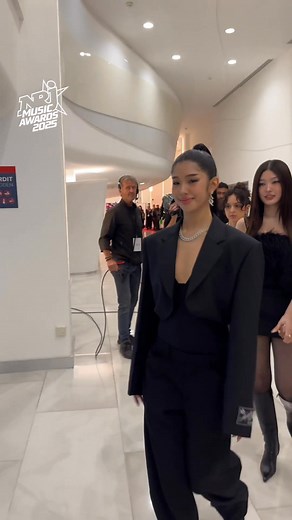 Quand tu croises Katseye dans les coulisses des NRJ MUSIC AWARDS ! 😍 | NRJ
