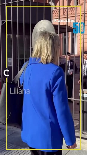 [POLÍTICA] Liliana Franco insistió en su reclamo al Gobierno por haberle sacado su acreditación a la Casa Rosada, se preguntó "por qué" no puede entrar si Ámbito "no tuvo que ver con el espionaje ruso", y Rial le salió al cruce: "No existió esa pavada, dejá de sobarle el lomo".
