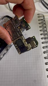 En este video, te mostramos cómo reparar un redmi note 9 que no pasaba de su primer logo. Después de intentar varias soluciones de software y hardware, nos dimos cuenta de que culpable era el menos probable: su procesador, el estaba dañado internamente. Te explicamos cómo solucionamos este desafío, reemplazando el procesador y programando su memoria original para que ambos sincronicen entre sí. Aprende con nosotros los secretos de este teléfono y cómo hacerlo funcionar de nuevo. | servicell-arau