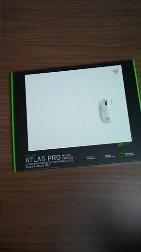 So thin, it disappears. At just 1.9 mm, the Razer Atlas Pro.