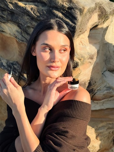 👀 Your eyes are the first to show signs of stress, fatigue, and aging… But with the Skin O2 Peptide Eye Cream Platinum Eyelift Duo, you can turn back the clock, no needles, no filters, no fuss 💉✨ Formulated by doctors and trusted by clinics, this powerful two-step eye revival system works to: 💫 Firm & tighten delicate skin 💫 Visibly reduce dark circles & puffiness 💫 Plump fine lines & smooth wrinkles 💫 Boost collagen & elastin for long-term lift 💫 Brighten tired eyes for a fresh, radiant 