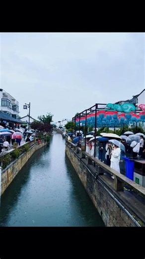 平江路走了，东方之门看了一半江南古韵，一半现代繁华，雨天的姑苏别有韵味，圆满打卡✅#打卡苏州之门 #平江路 #五一 #出游
