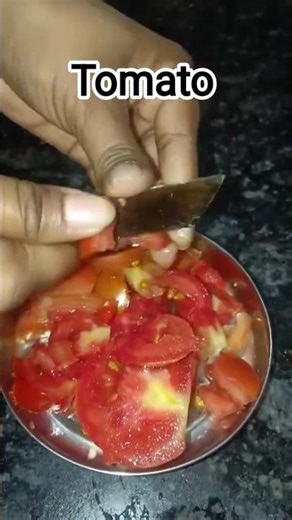 🔪 Perfect Tomato Cutting Skills! #Shorts #CookingHacks #shortsfeed #youtubeshorts #ytshorts #viral