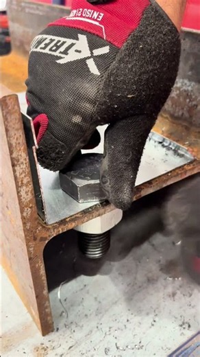 Hilti High-torque cordless impact wrench (SIW 20-22 3/4")